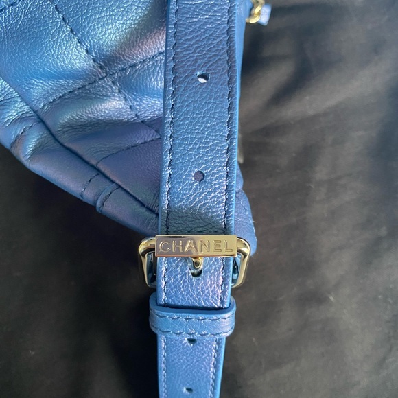 NEW CHANEL Iridescent Blue Quilted Waist Bel - Picture 14 of 16